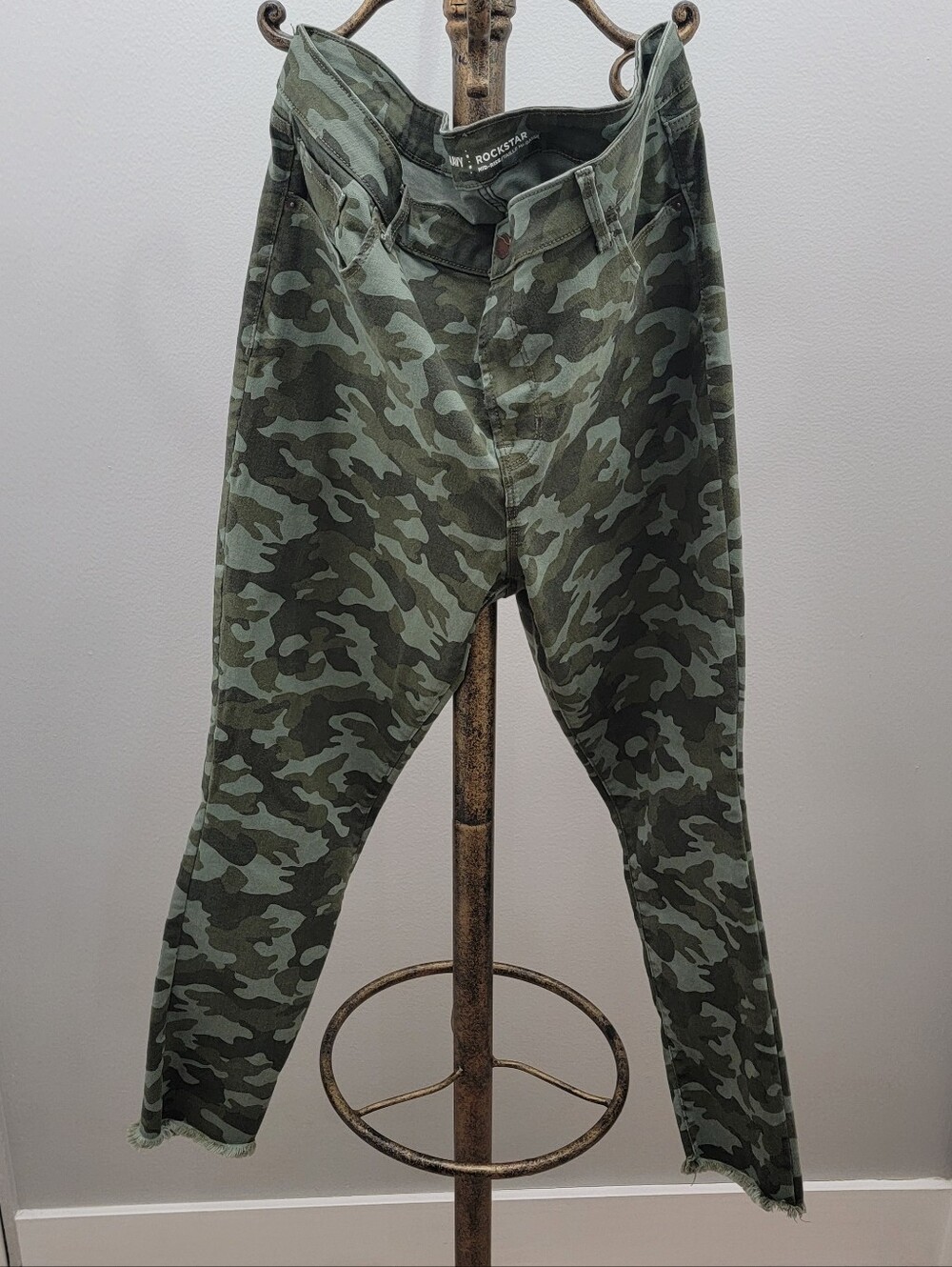 Old Navy women  Green Camo  Jeans